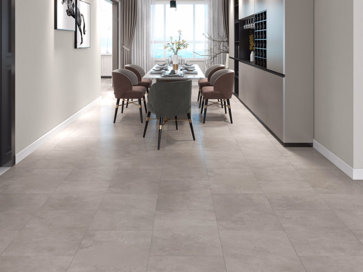 Concrete Sand Tegel Click in een woonkamer gelegd